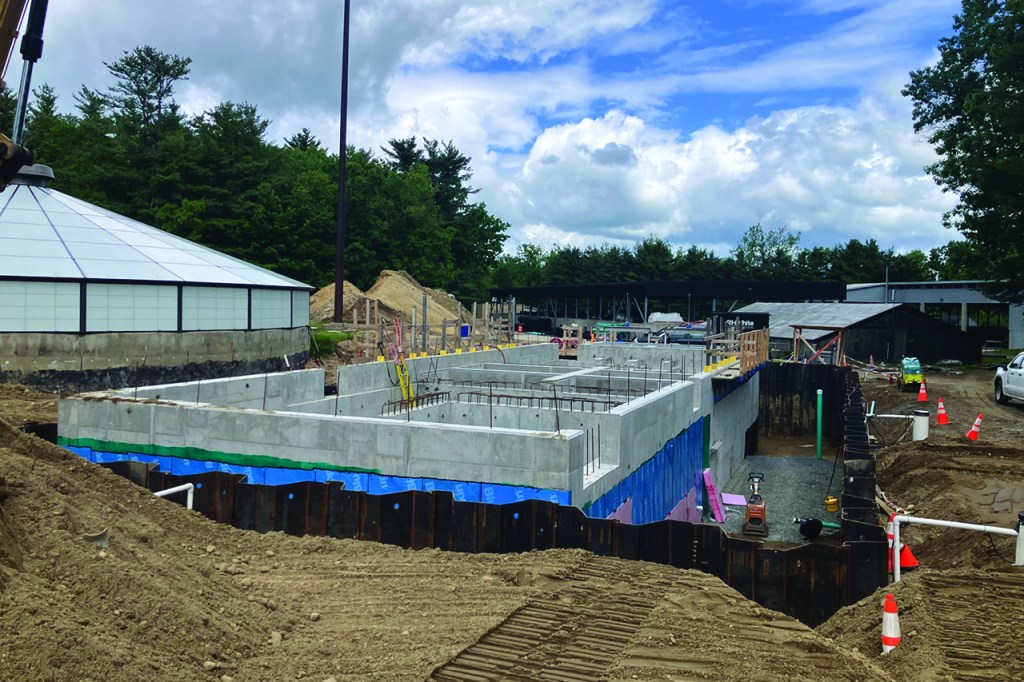 Construction of tertiary treatment system from the side showing the landscape of the project